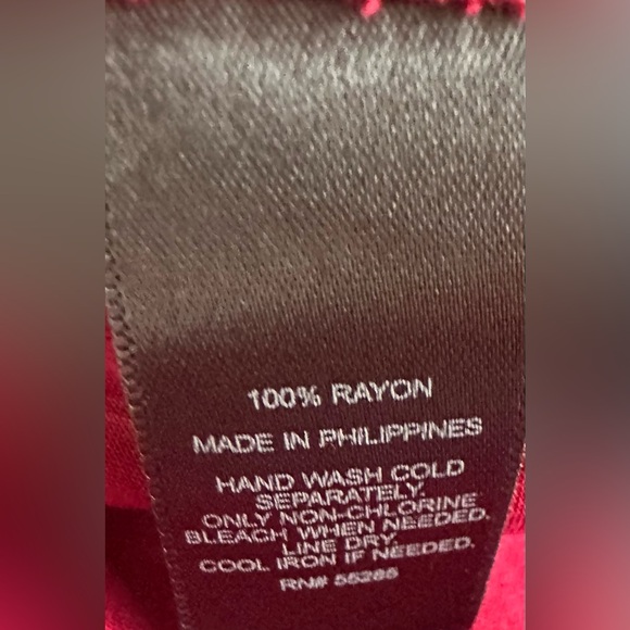 EXPRESS BURGUNDY BLOUSE WITH BELL SLEEVES. 
SIZE: LARGE - Picture 8 of 8